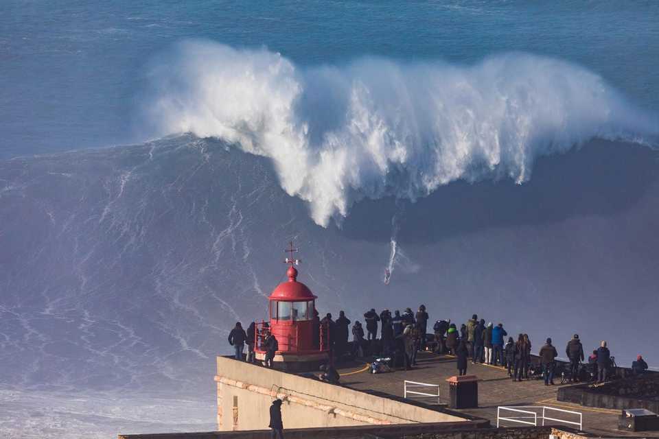 nazare, portugal waves